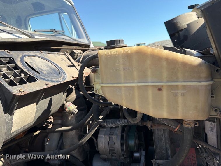 image for item FK2175 2001 International 4900 dump truck