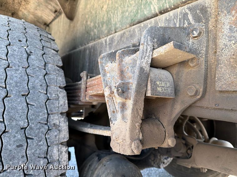 image for item FK2175 2001 International 4900 dump truck