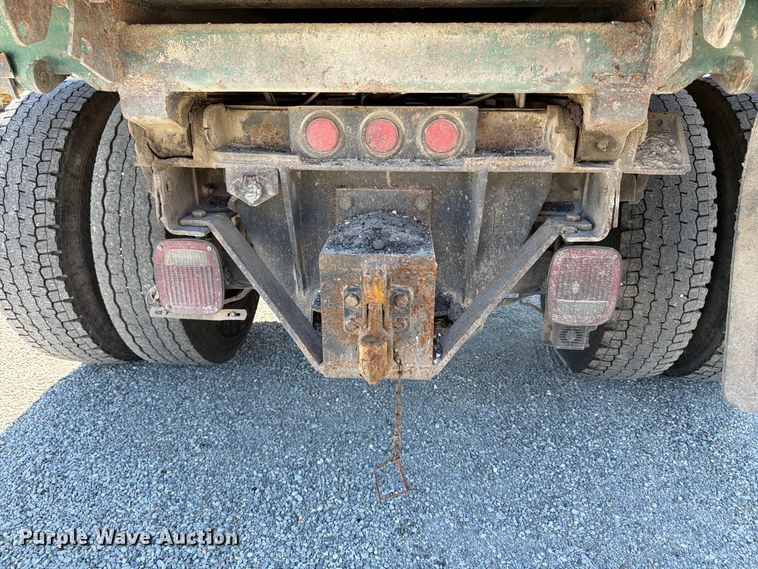 image for item FK2175 2001 International 4900 dump truck