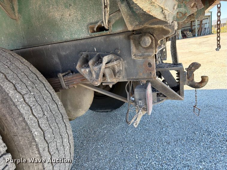 image for item FK2175 2001 International 4900 dump truck