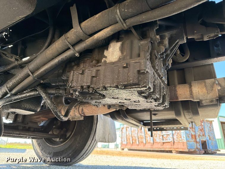 image for item FK2175 2001 International 4900 dump truck