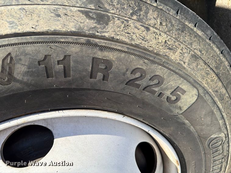 image for item FK2175 2001 International 4900 dump truck