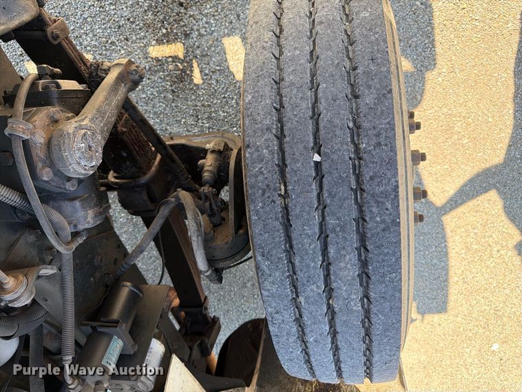 image for item FK2175 2001 International 4900 dump truck