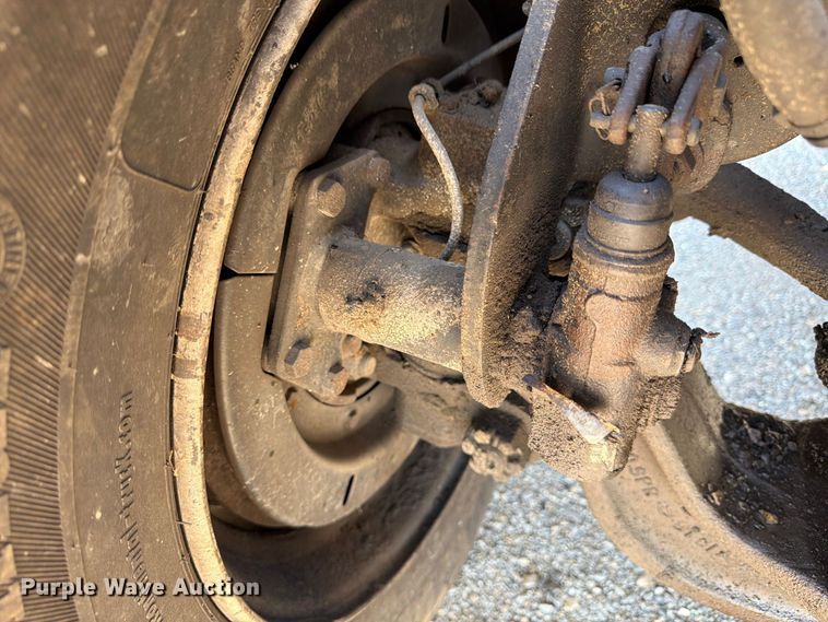 image for item FK2175 2001 International 4900 dump truck