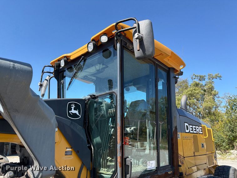 2015 John Deere 672G