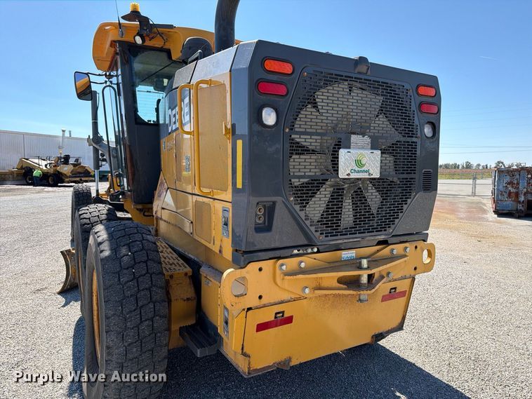 2015 John Deere 672G