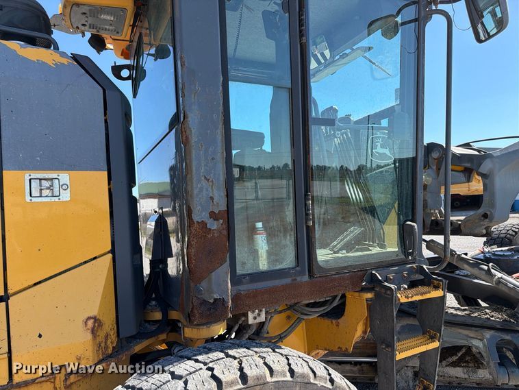 2015 John Deere 672G