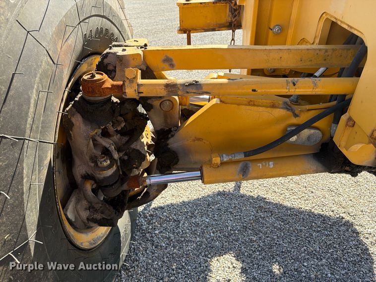 2015 John Deere 672G