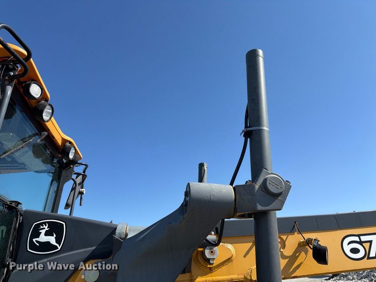 2015 John Deere 672G