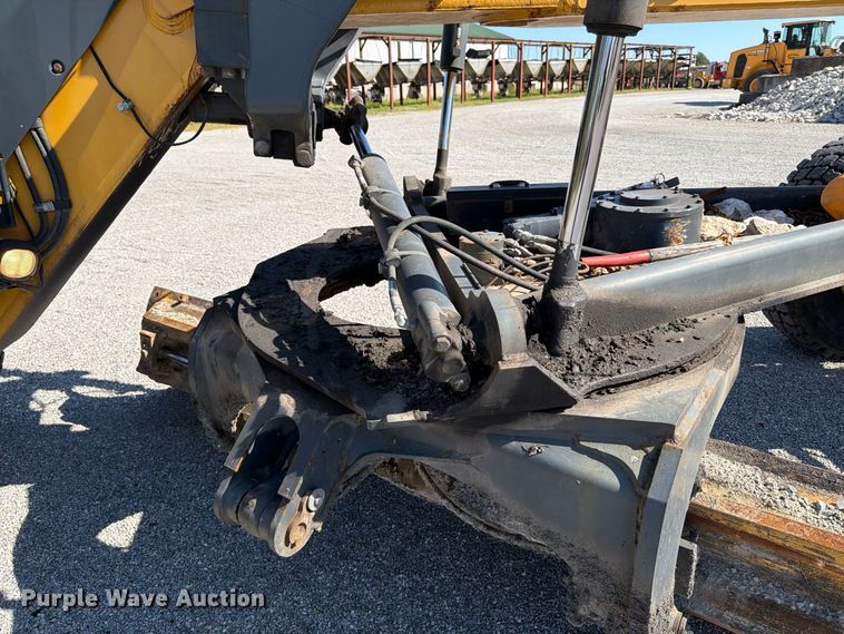 2015 John Deere 672G