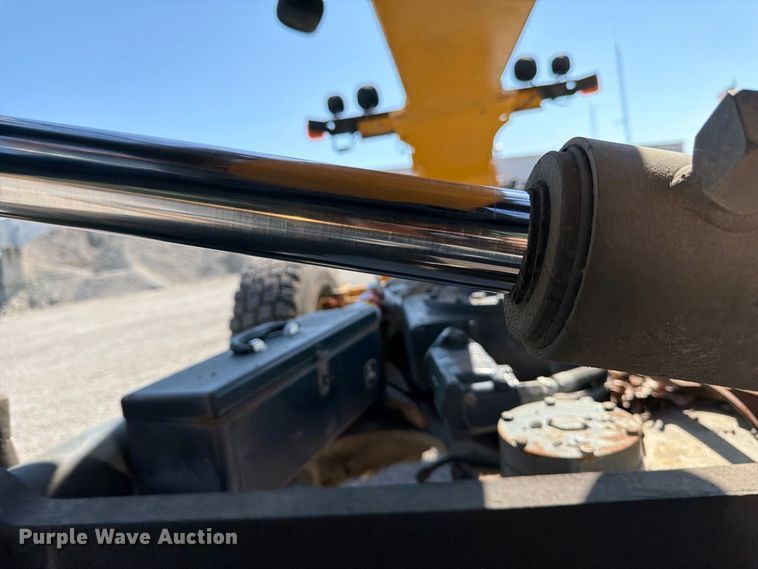 2015 John Deere 672G
