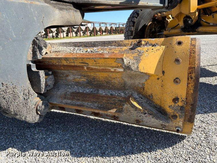 2015 John Deere 672G