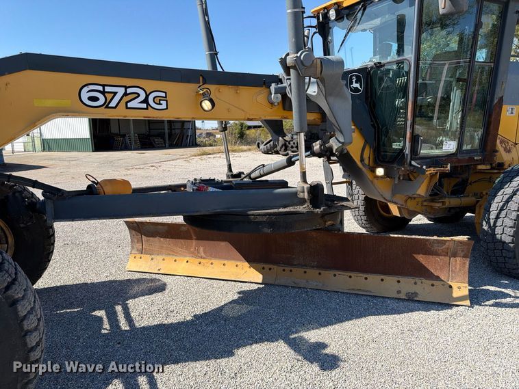 2015 John Deere 672G