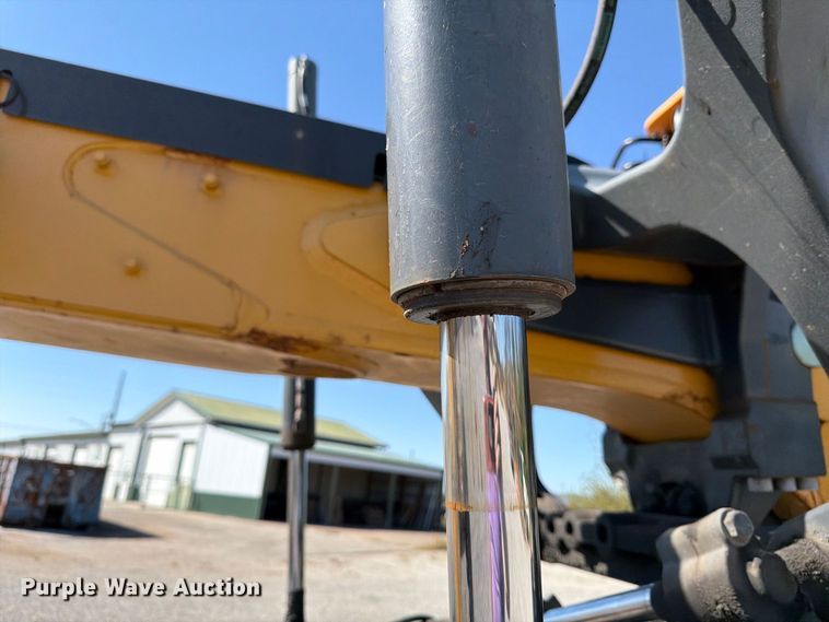 2015 John Deere 672G