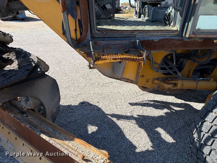 2015 John Deere 672G