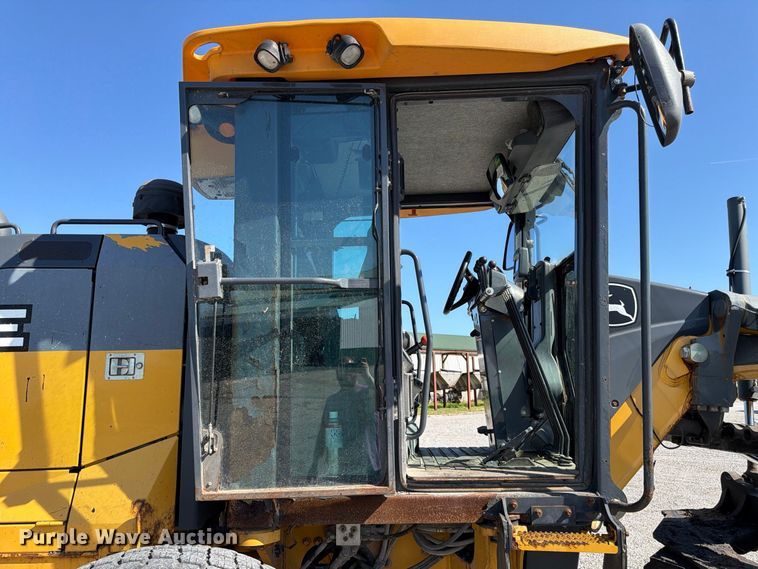2015 John Deere 672G