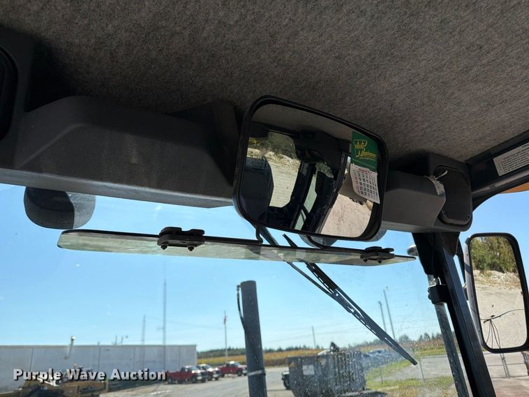 2015 John Deere 672G