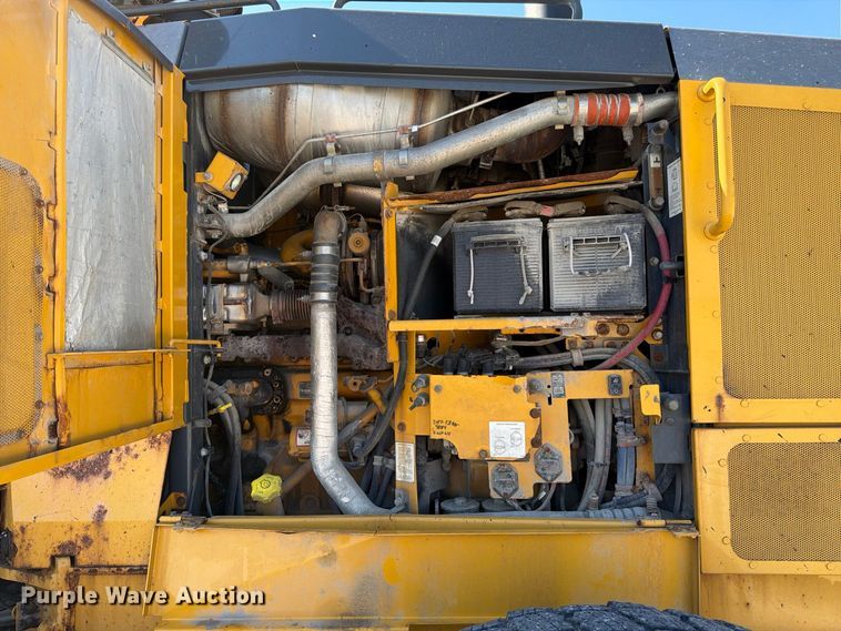 2015 John Deere 672G