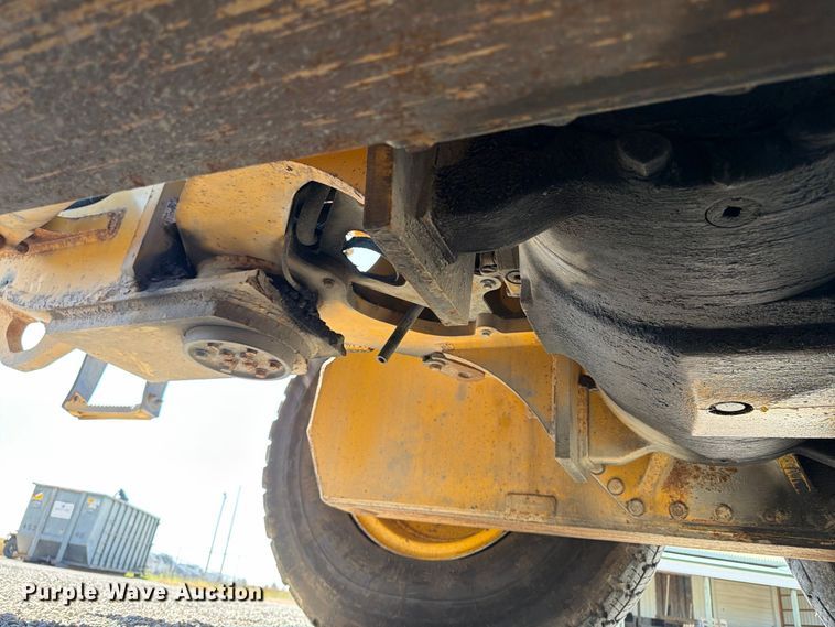 2015 John Deere 672G