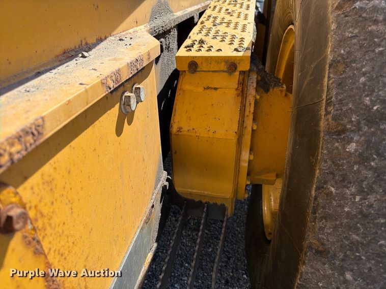 2015 John Deere 672G