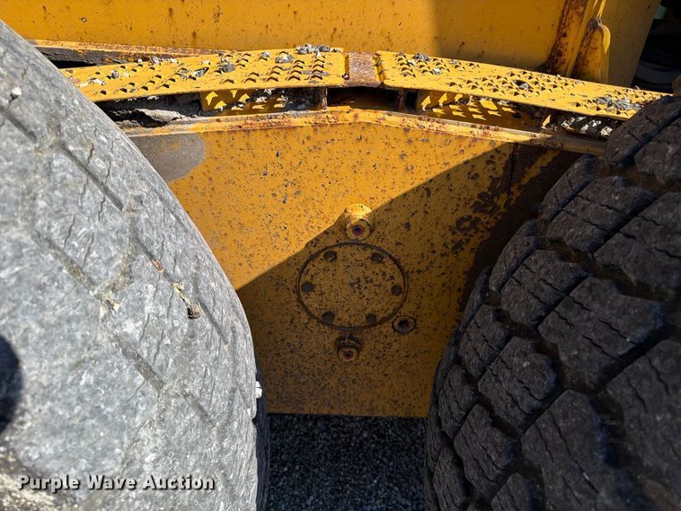 2015 John Deere 672G