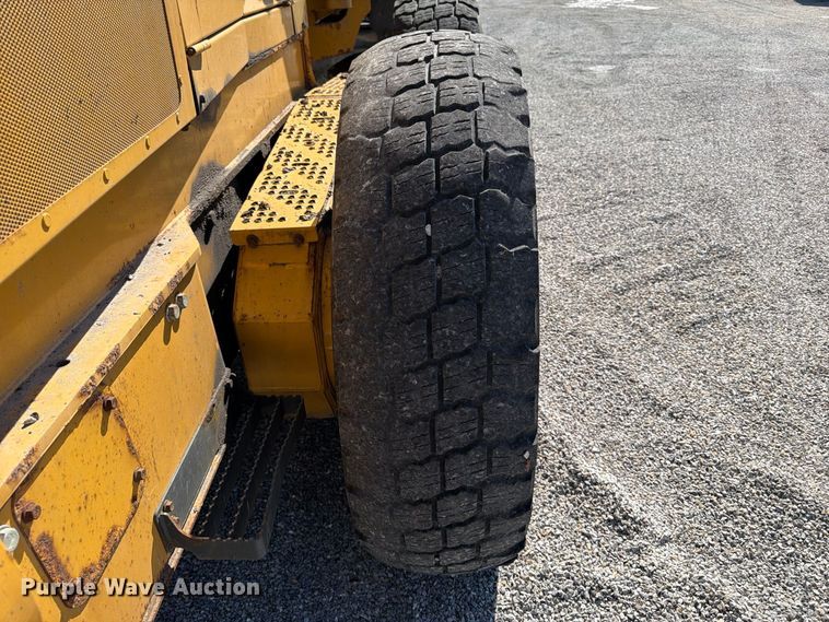 2015 John Deere 672G