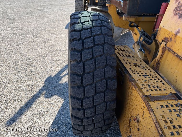 2015 John Deere 672G