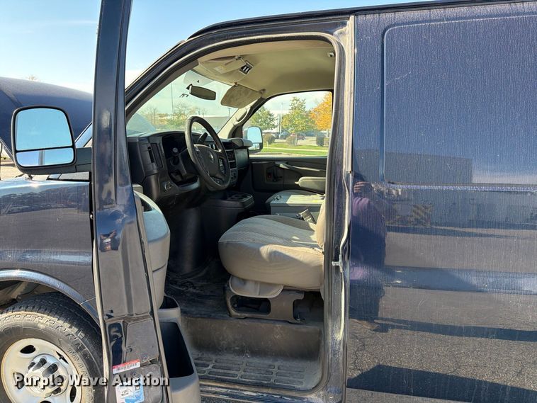 image for item FK2179 2015 Chevrolet Express 2500 van