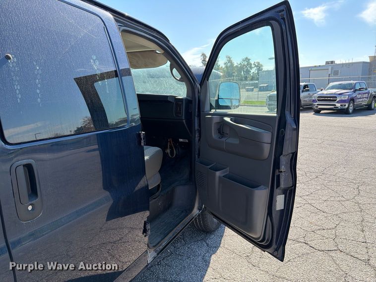 image for item FK2179 2015 Chevrolet Express 2500 van