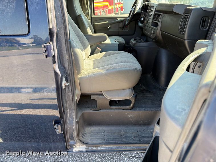 image for item FK2179 2015 Chevrolet Express 2500 van