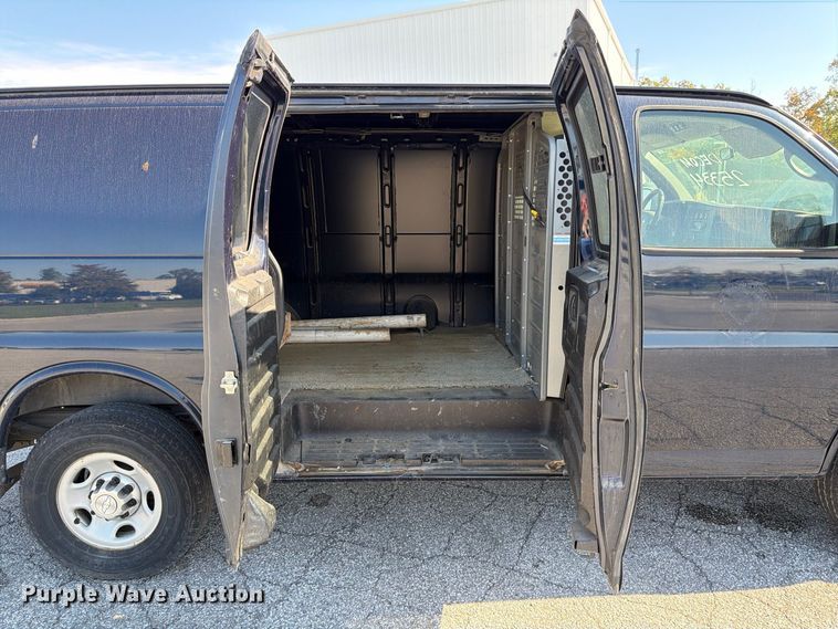 image for item FK2179 2015 Chevrolet Express 2500 van