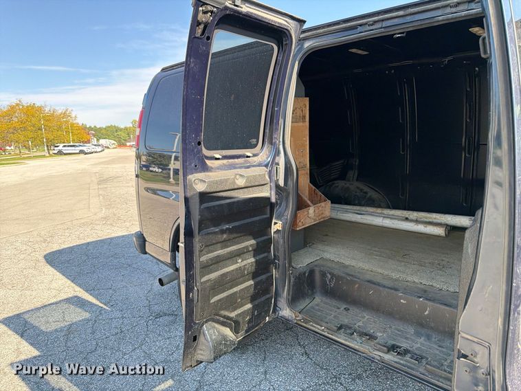 image for item FK2179 2015 Chevrolet Express 2500 van