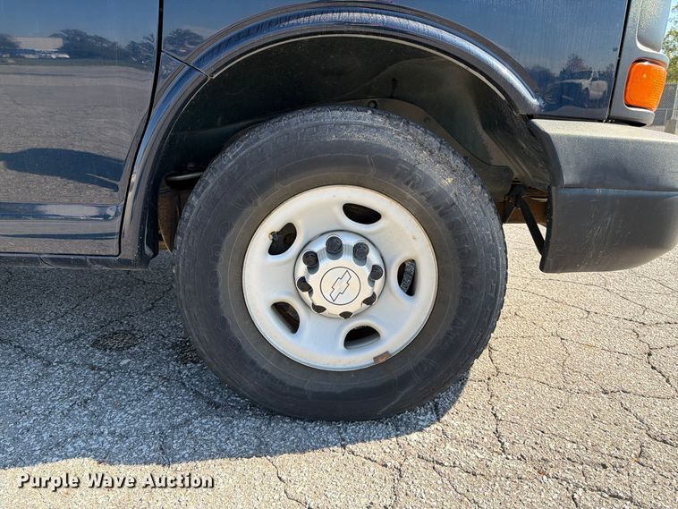 image for item FK2179 2015 Chevrolet Express 2500 van