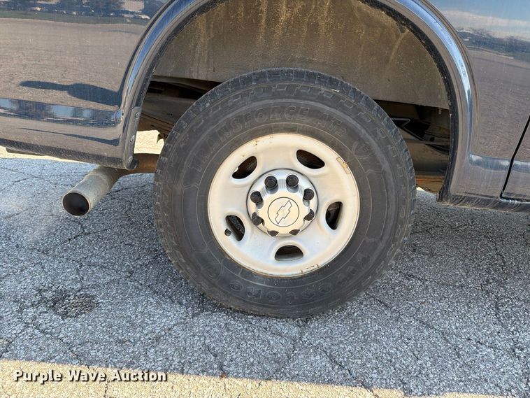 image for item FK2179 2015 Chevrolet Express 2500 van
