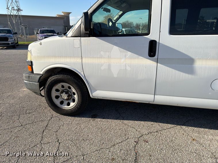 image for item FK2180 2009 Chevrolet Express 1500 van