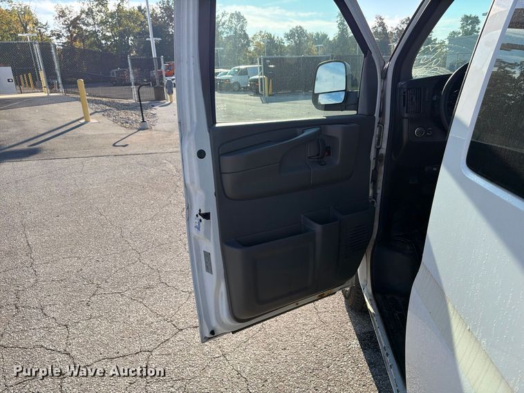 image for item FK2180 2009 Chevrolet Express 1500 van