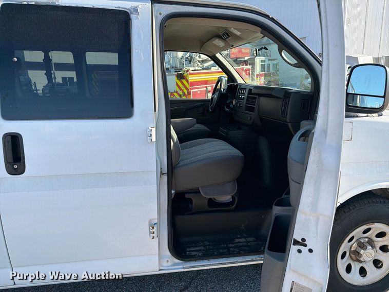 image for item FK2180 2009 Chevrolet Express 1500 van