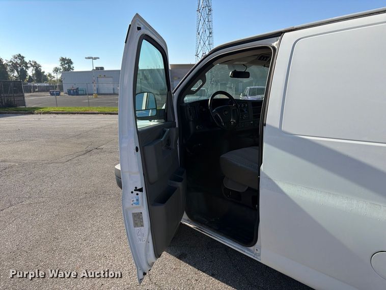 image for item FK2181 2016 Chevrolet Express 2500 van