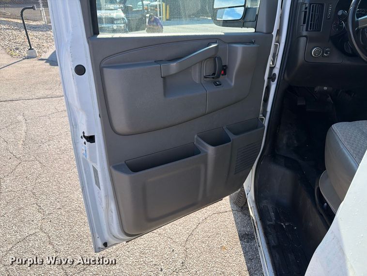 image for item FK2181 2016 Chevrolet Express 2500 van