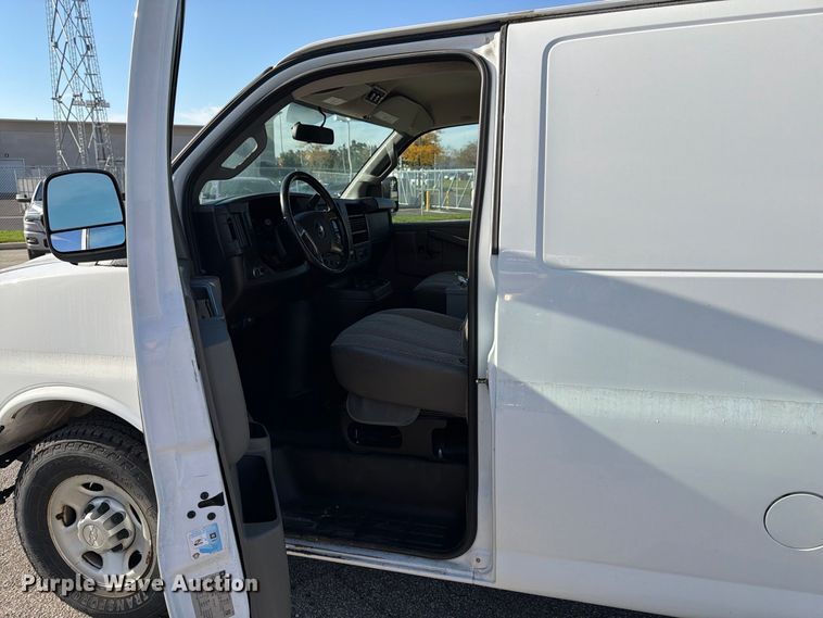image for item FK2181 2016 Chevrolet Express 2500 van