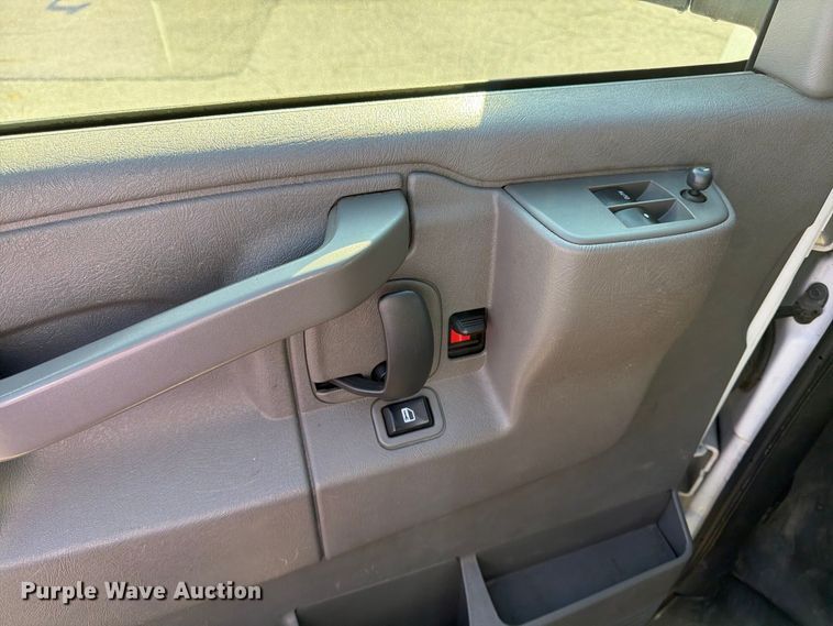 image for item FK2181 2016 Chevrolet Express 2500 van