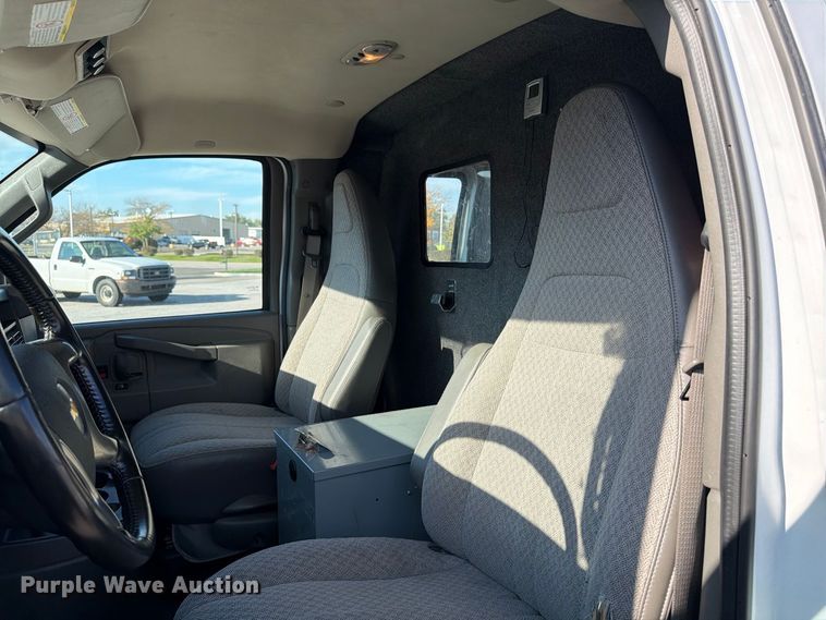 image for item FK2181 2016 Chevrolet Express 2500 van
