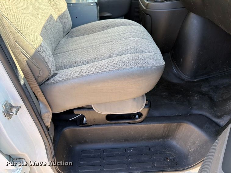 image for item FK2181 2016 Chevrolet Express 2500 van