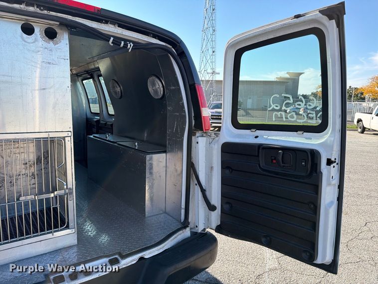 image for item FK2181 2016 Chevrolet Express 2500 van