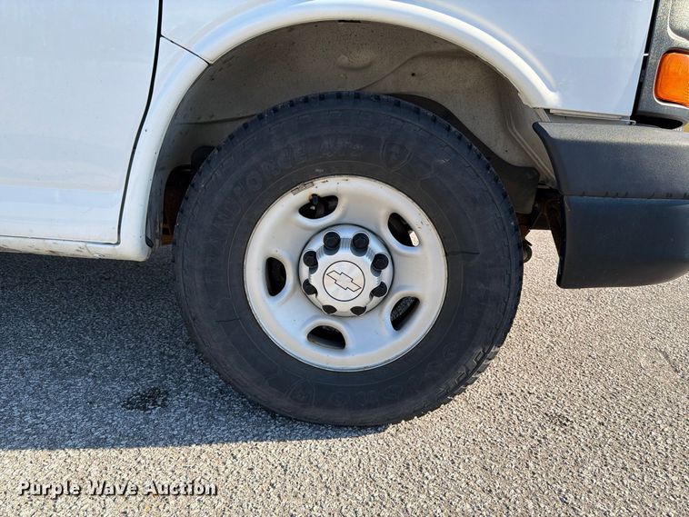 image for item FK2181 2016 Chevrolet Express 2500 van