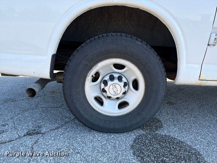 image for item FK2181 2016 Chevrolet Express 2500 van