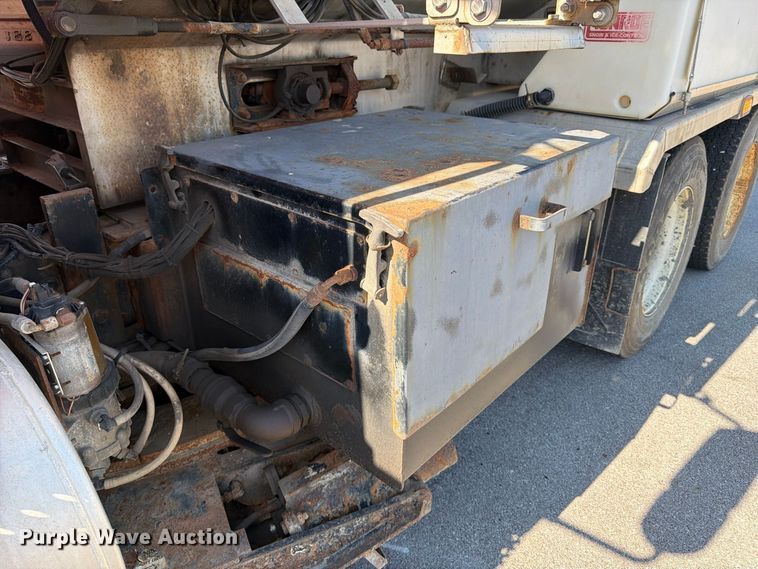 image for item FK2188 2014 International 7600 SBA dump truck