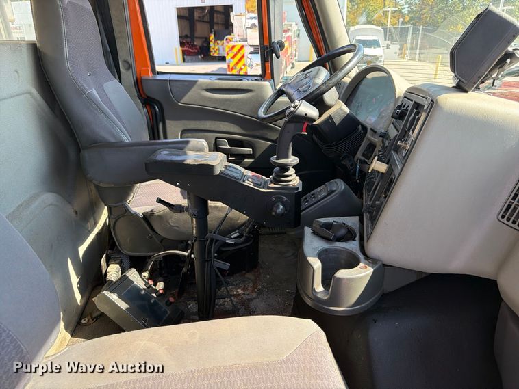 image for item FK2188 2014 International 7600 SBA dump truck