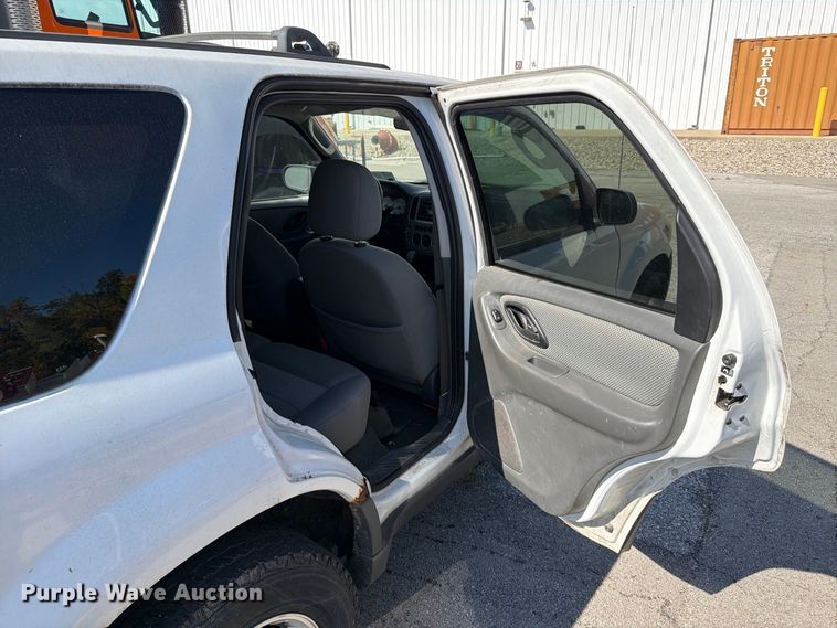 image for item FK2189 2006 Ford Escape SUV
