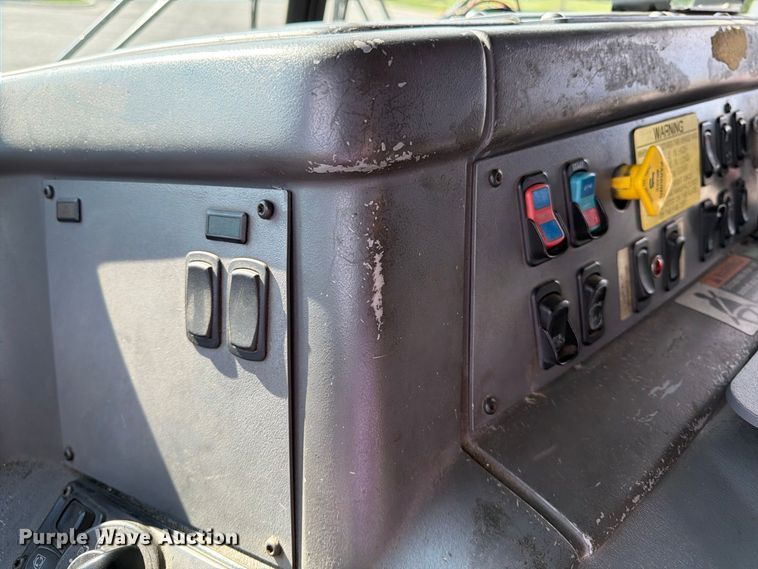 image for item FK2193 2006 American Lafrance Metropolitan fire truck